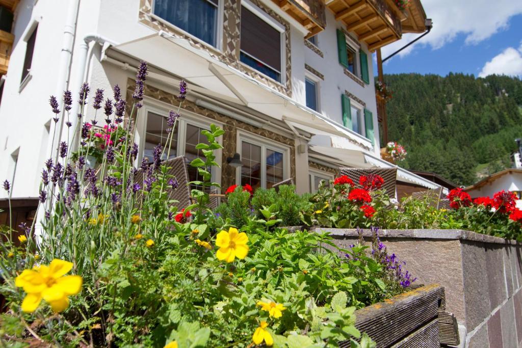 Chalet Madrisa Corvara In Badia Eksteriør billede